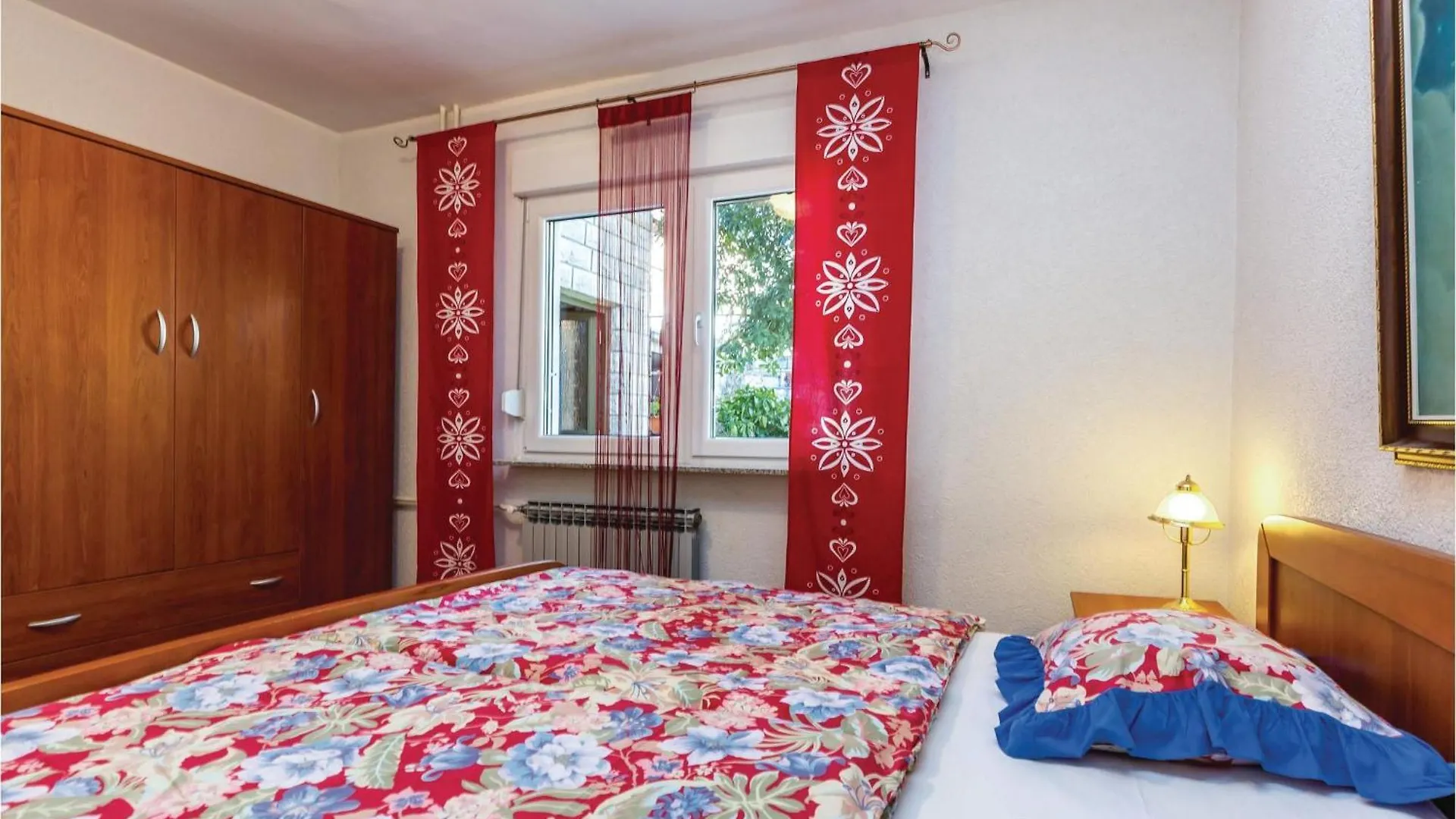 3 Bedroom Cozy Apartment In Kostrena