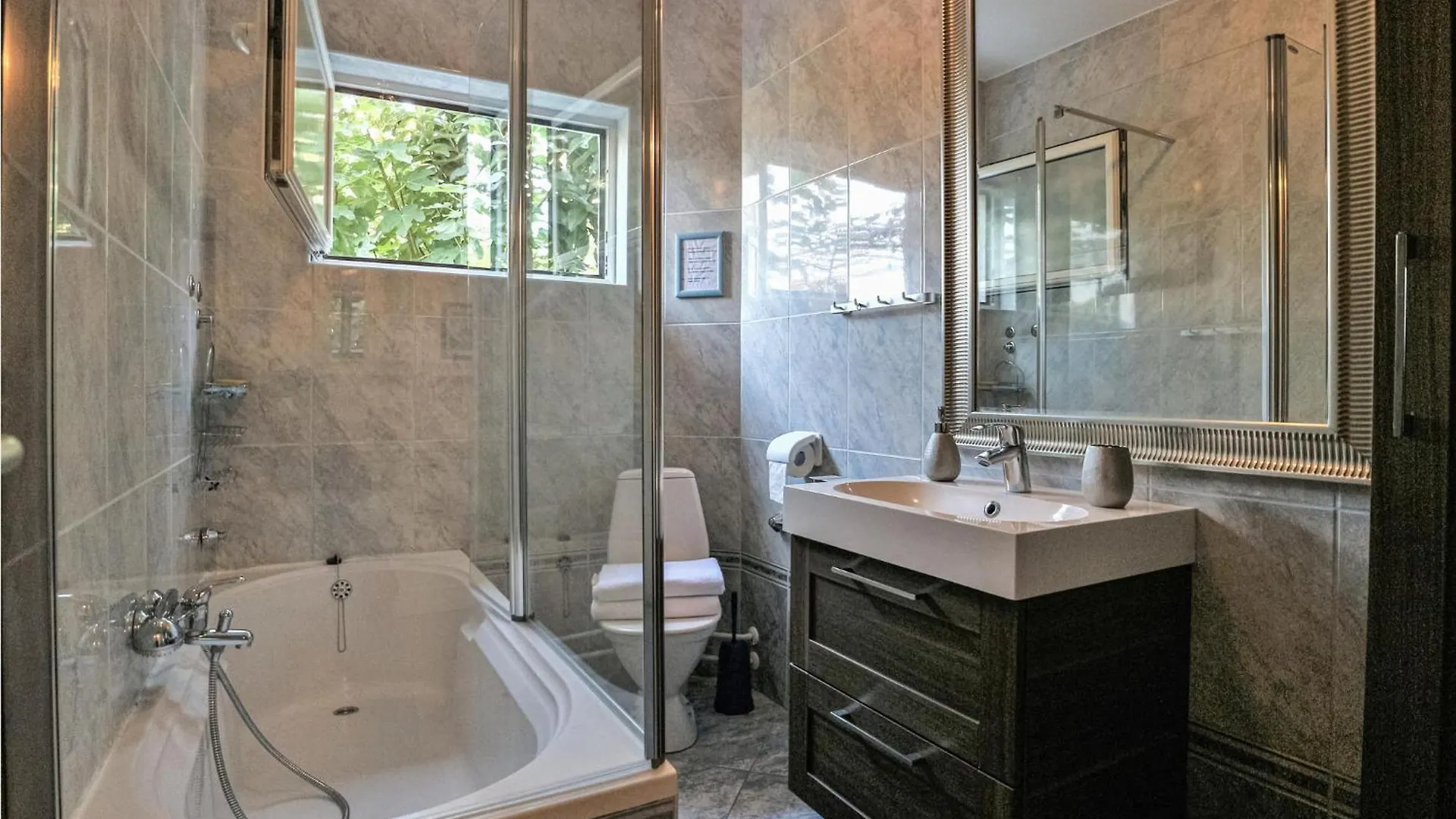 3 Bedroom Cozy Apartment In Kostrena
