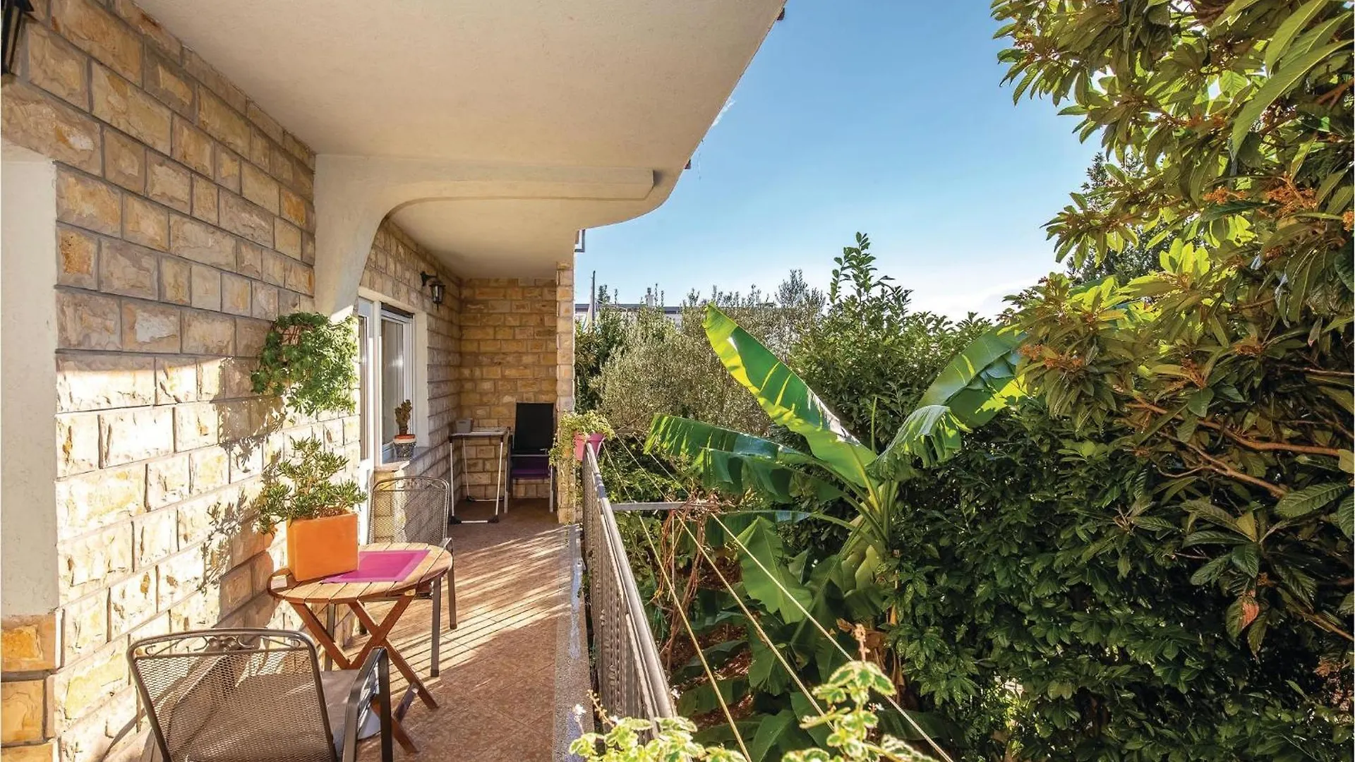 3 Bedroom Cozy Apartment In Kostrena