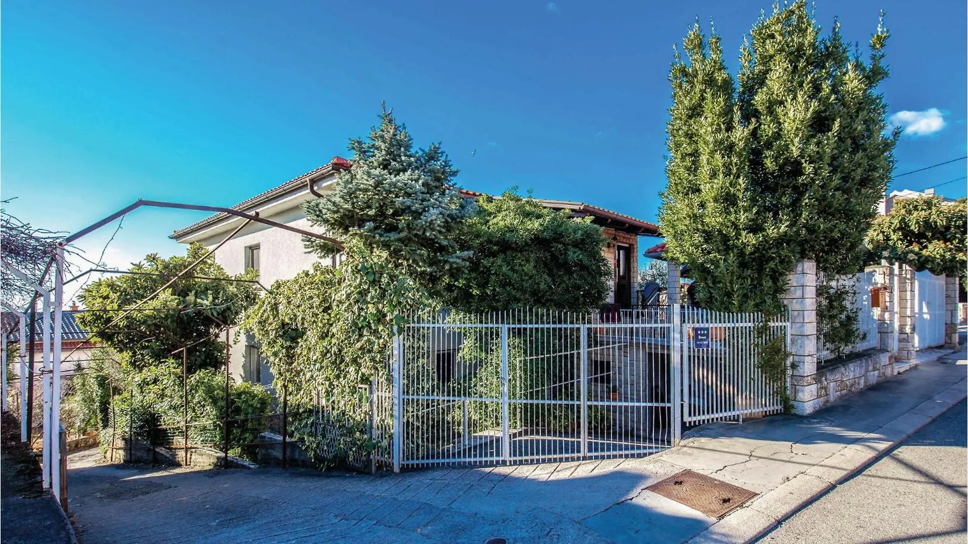 3 Bedroom Cozy Apartment In Kostrena Croatia
