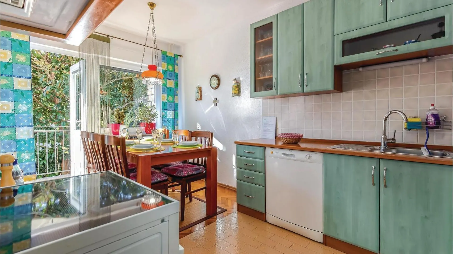 3 Bedroom Cozy Apartment In Kostrena