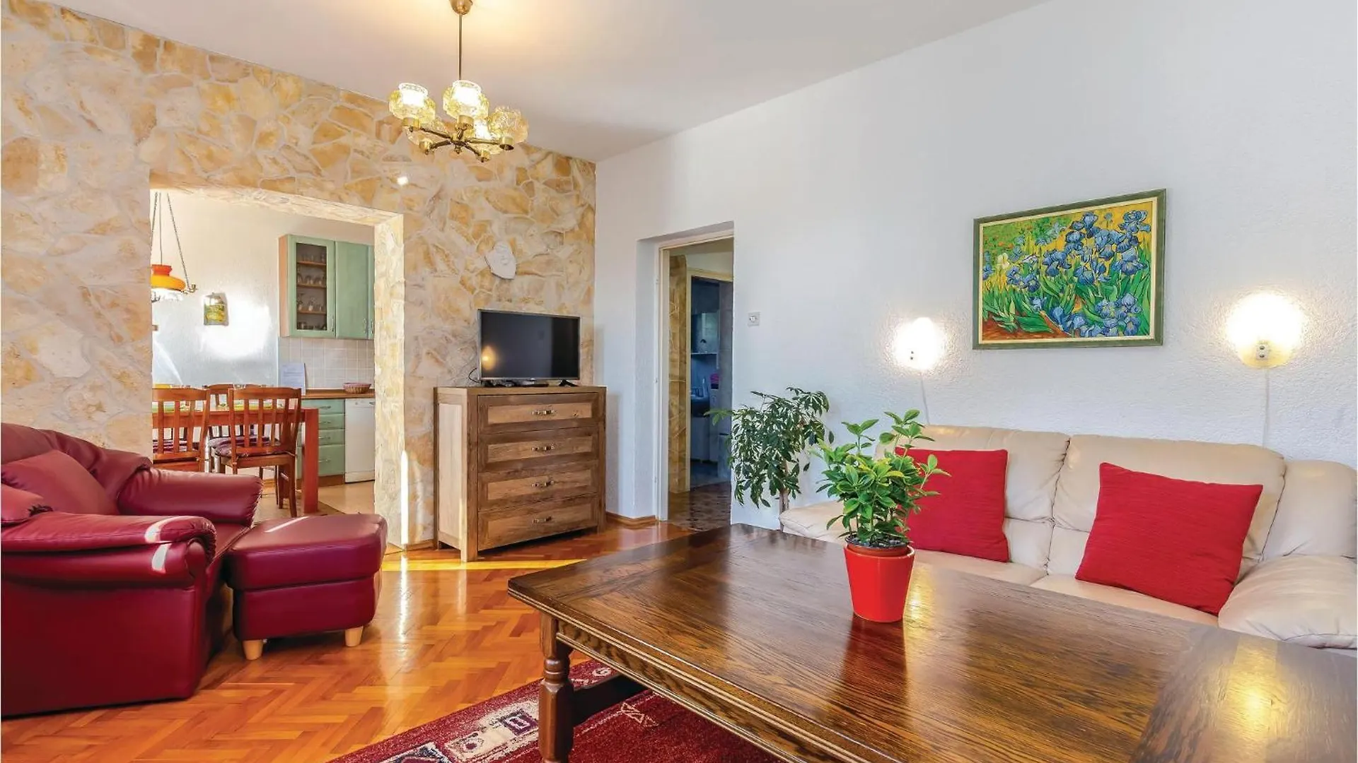 3 Bedroom Cozy Apartment In Kostrena