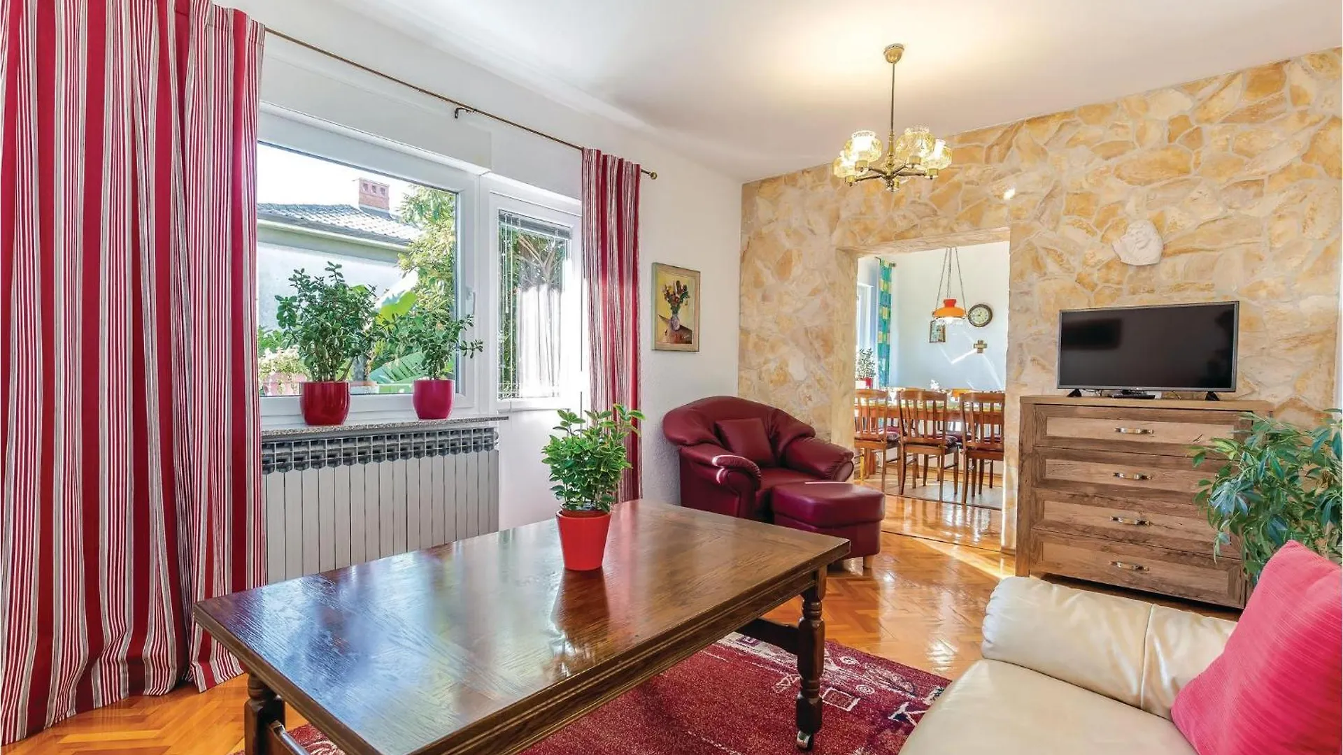 3 Bedroom Cozy Apartment In Kostrena Croatia