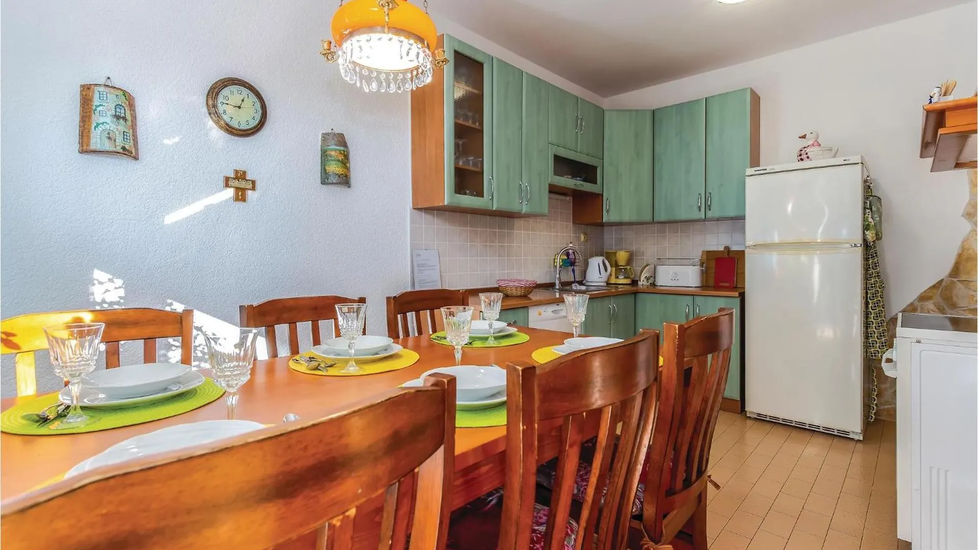3 Bedroom Cozy Apartment In Kostrena