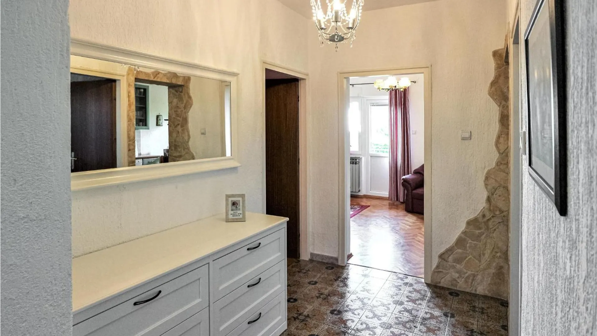 3 Bedroom Cozy Apartment In Kostrena