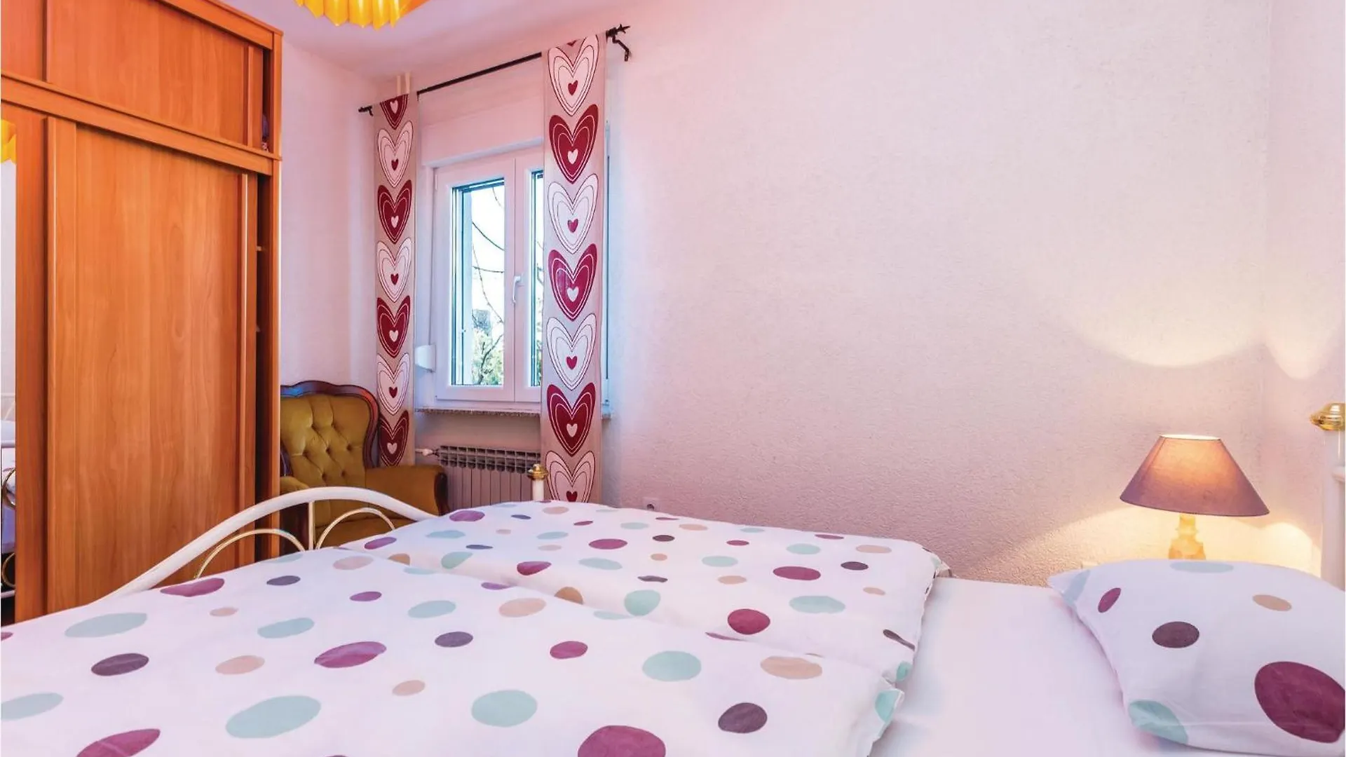 3 Bedroom Cozy Apartment In Kostrena