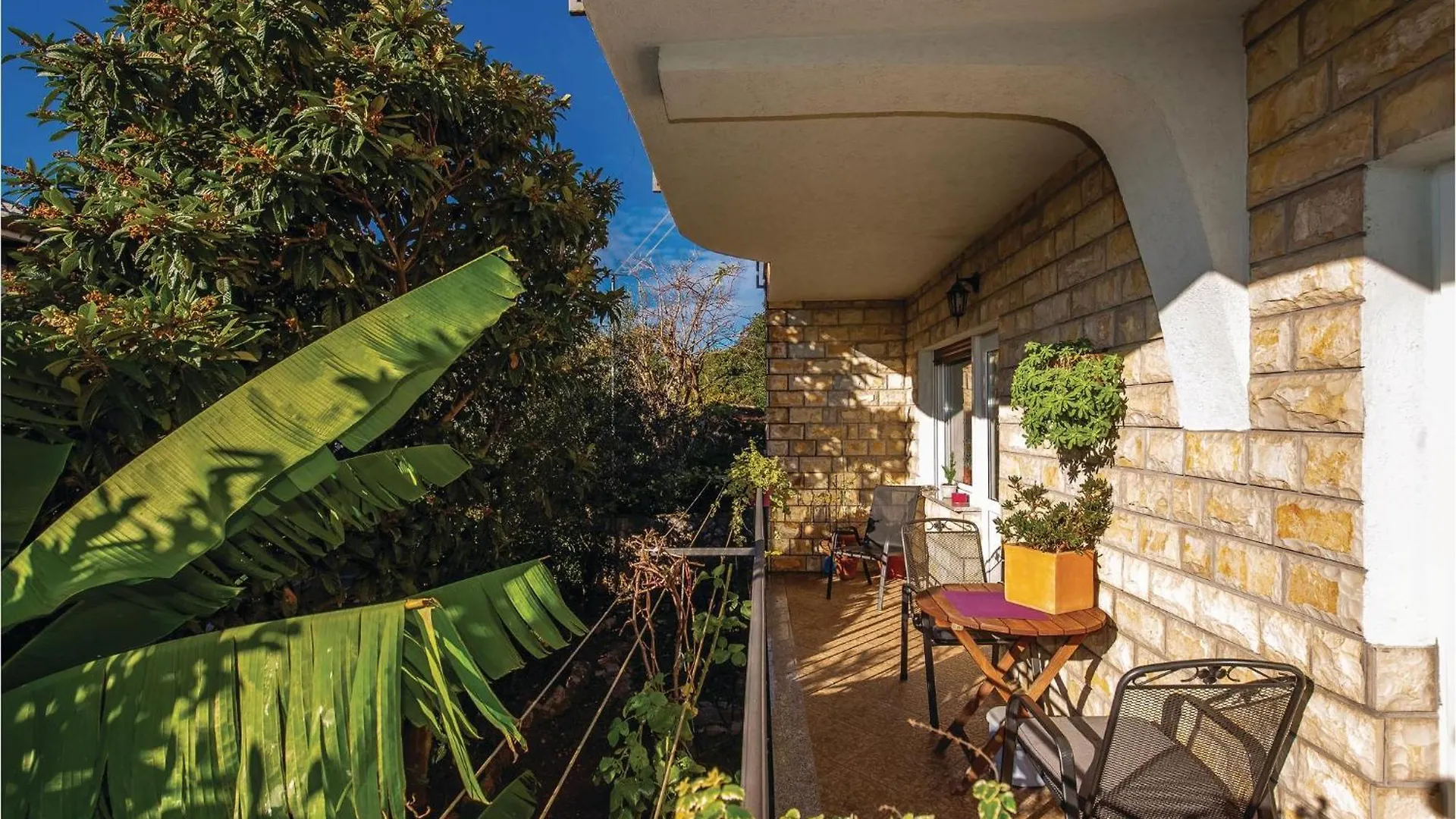 3 Bedroom Cozy Apartment In Kostrena